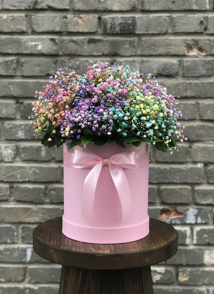 Цветочная композиция из Гипсофила и Розы в шляпной коробке в Хлопово
