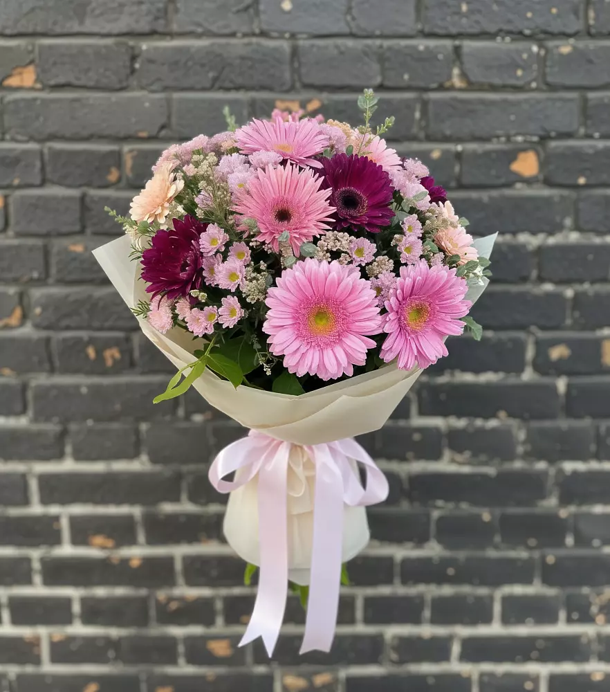 Букет цветов из: Герберы и Хризантемы в Хлопово