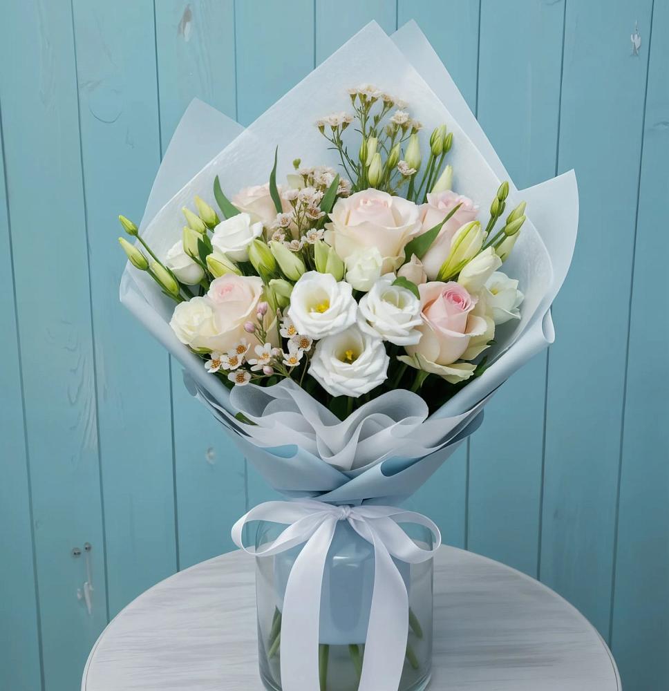 Букет цветов из: Розы и Лизиантусы в Хлопово