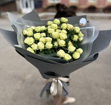 Букет Белые кустовые розы Солинеро в Хлопово