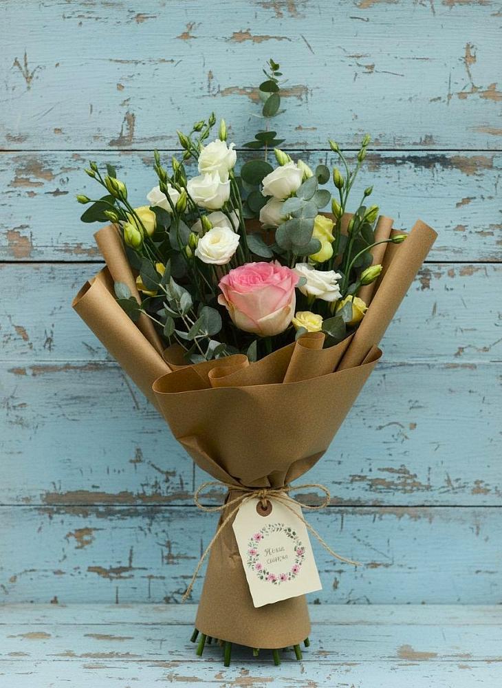 Букет цветов из: Розы и Лизиантусы в Хлопово