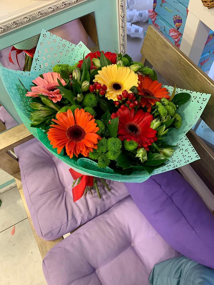 Букет цветов из: Герберы, Хризантемы и Альстромерии в Хлопово