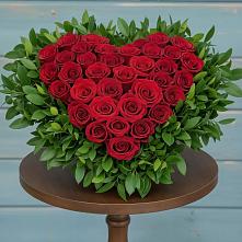 Цветочная композиция из Розы в виде сердца в Хлопово