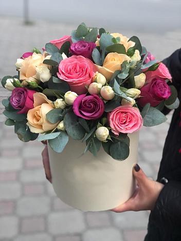 Цветочная композиция из Розы в шляпной коробке в Хлопово