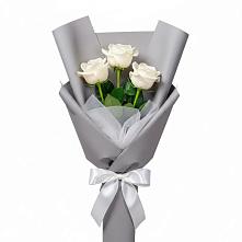 Букет 3 белые розы в Хлопово