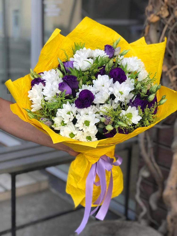 Букет цветов из: Ирисы, Хризантемы и Ромашки в Хлопово