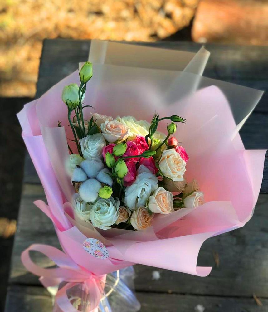 Букет цветов из: Розы и Лизиантусы в Хлопово