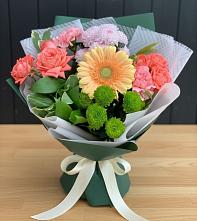 Букет цветов из:  Гвоздики, Розы, Герберы и Хризантемы #REPLACE_PRED# Хлопово