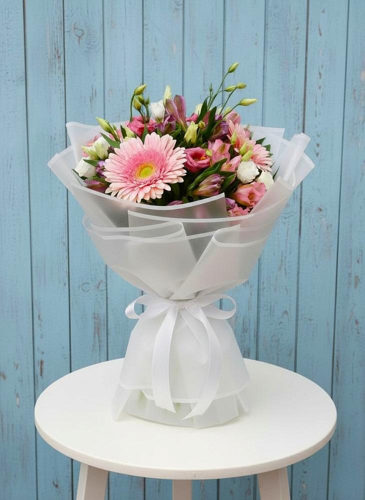 Букет цветов из: Герберы, Альстромерии и Лизиантусы в Хлопово