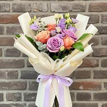 Букет цветов из:  Лизиантусы и Розы в Хлопово