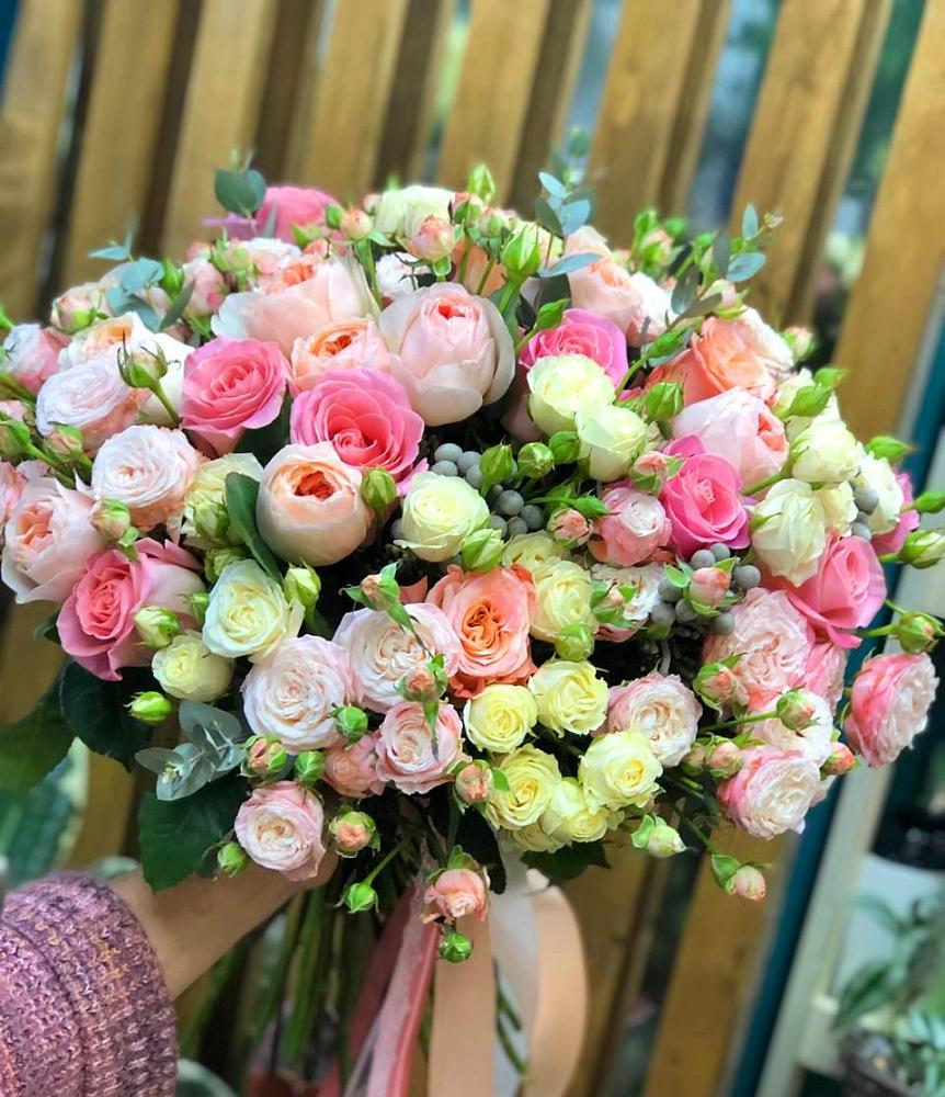 Букет цветов из: Розы в Хлопово