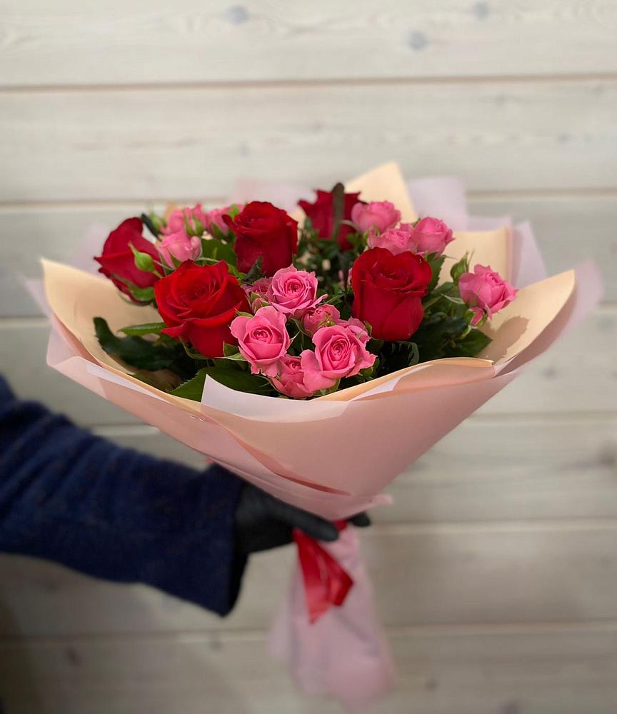 Букет цветов из: Розы в Хлопово