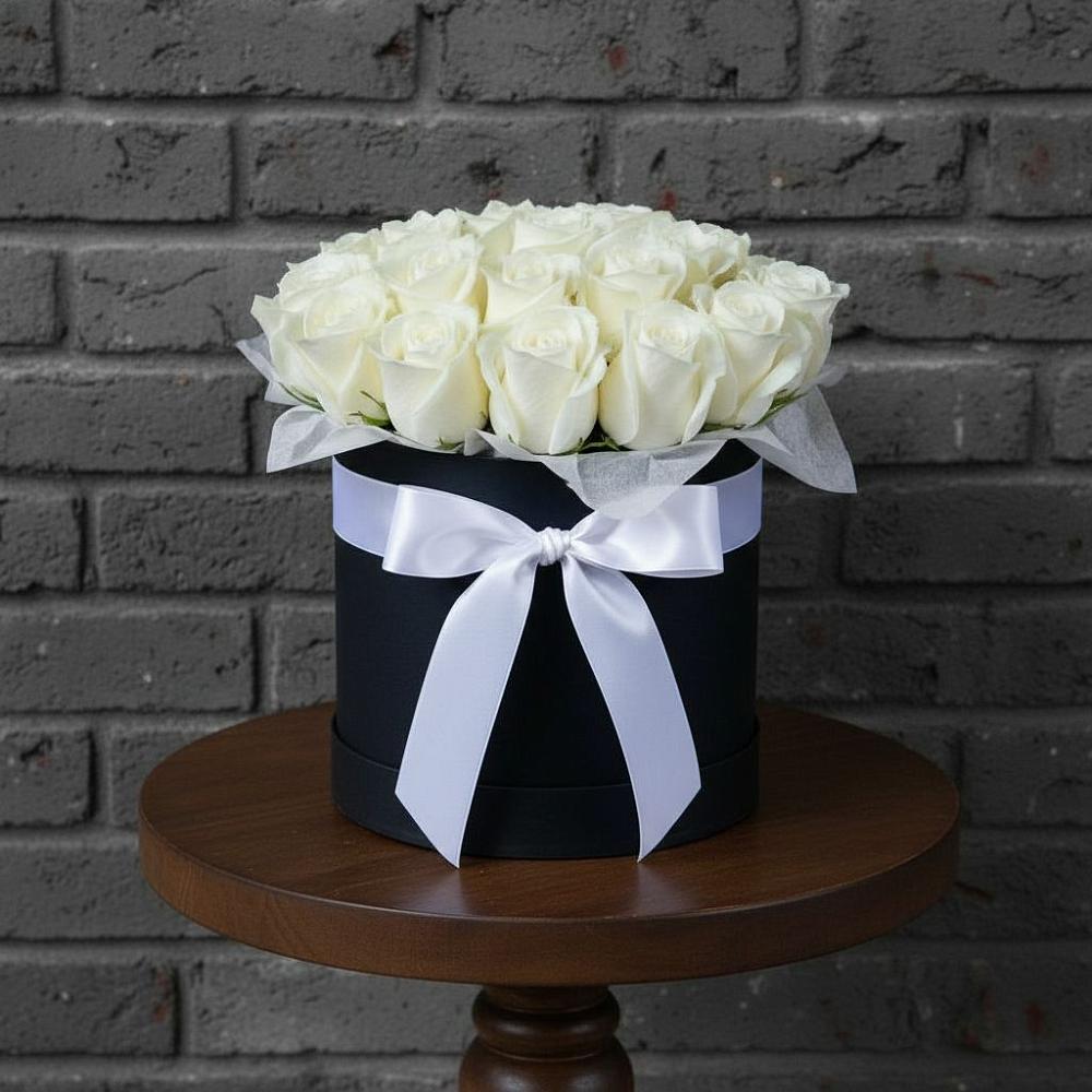 Цветочная композиция из Розы в шляпной коробке в Хлопово