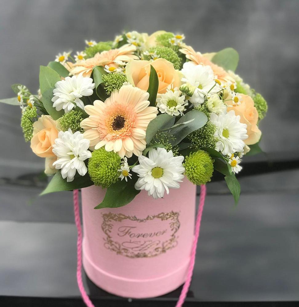 Цветочная композиция из Розы, Герберы и Хризантемы в шляпной коробке в Хлопово