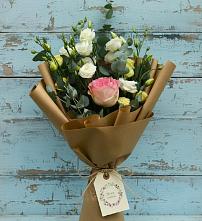 Букет цветов из:  Розы и Лизиантусы в Хлопово