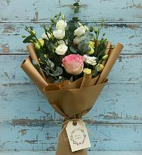 Букет цветов из:  Розы и Лизиантусы в Хлопово