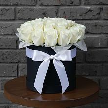 Цветочная композиция из Розы в шляпной коробке в Хлопово