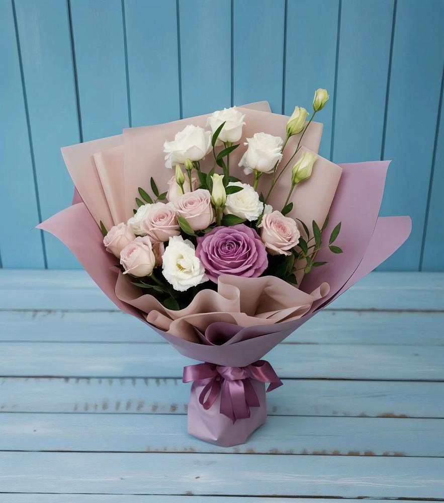 Букет цветов из: Розы и Лизиантусы в Хлопово